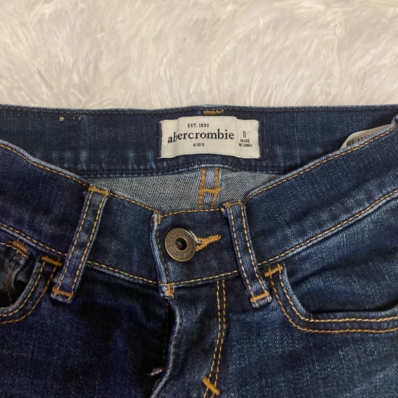 Girls dark Abercrombie jean - Picture 2 of 2